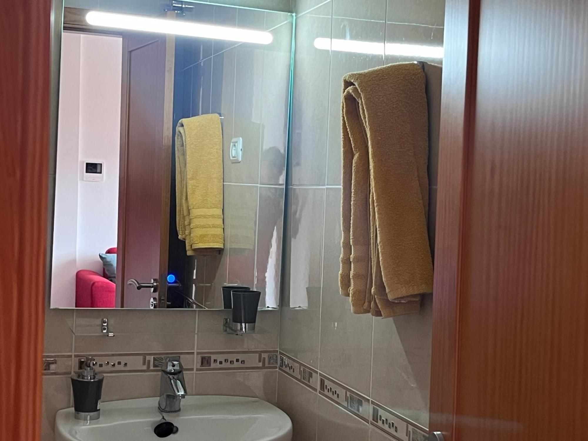 Melo Home Vecindario-Near Airport-Elevator-Garage Sardina エクステリア 写真